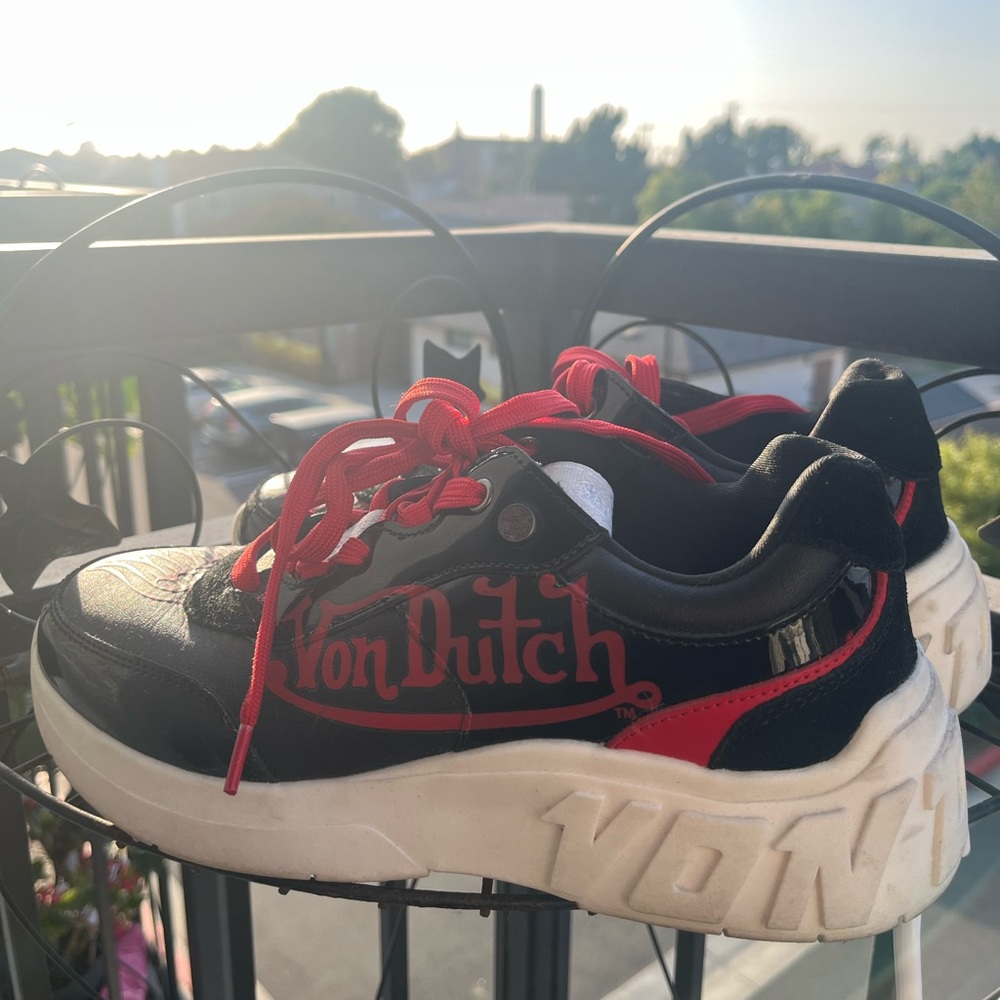 Von Dutch shoes